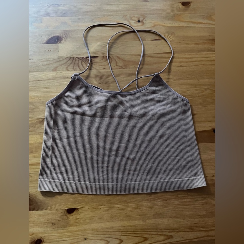 Women’s seamless cropped top